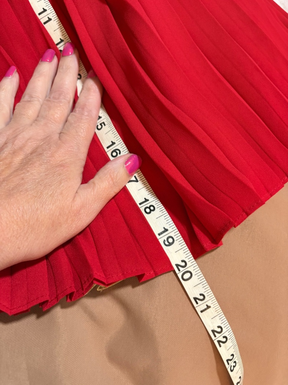 Red midi skirt Size small - Picture 3 of 7